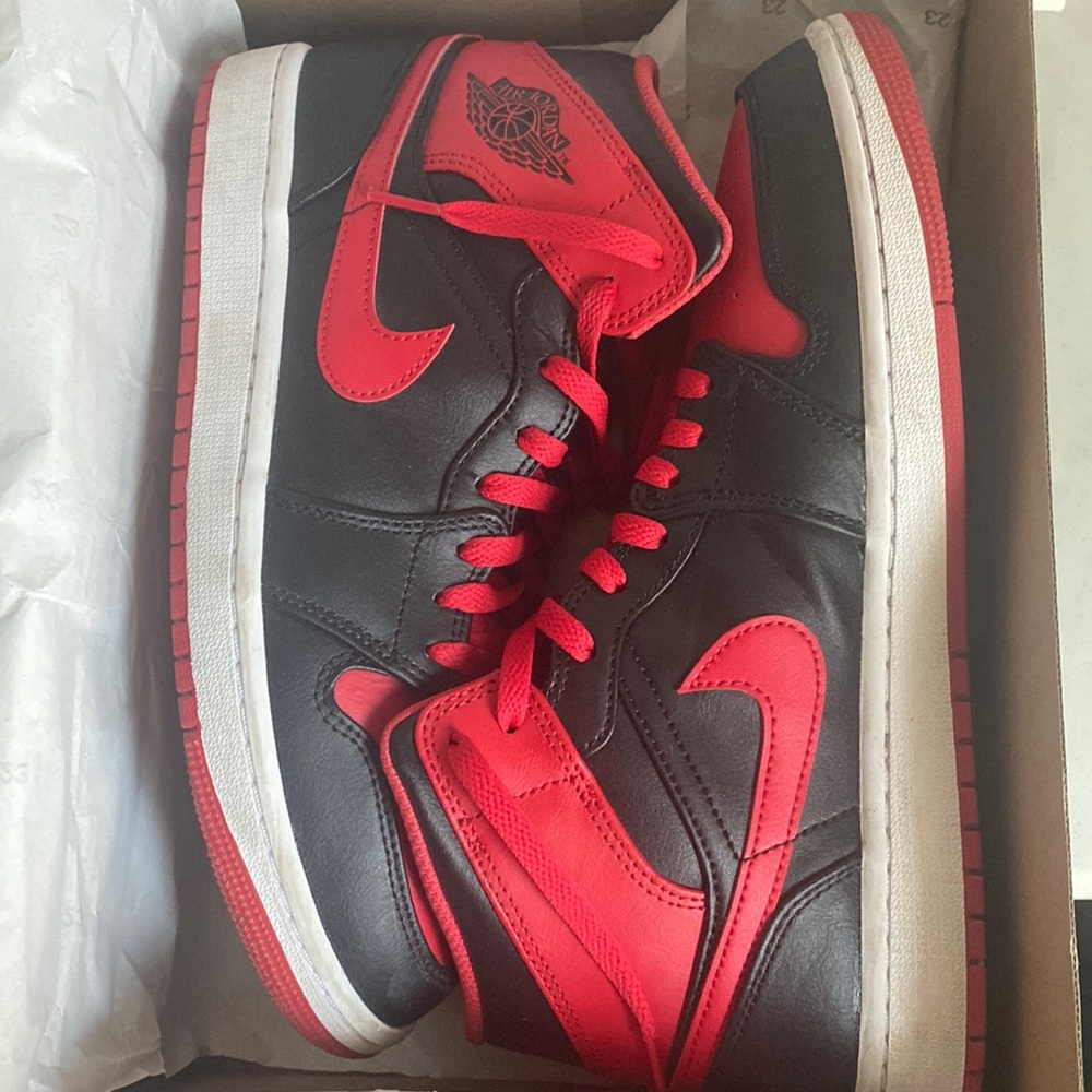 Air Jordan Mids
